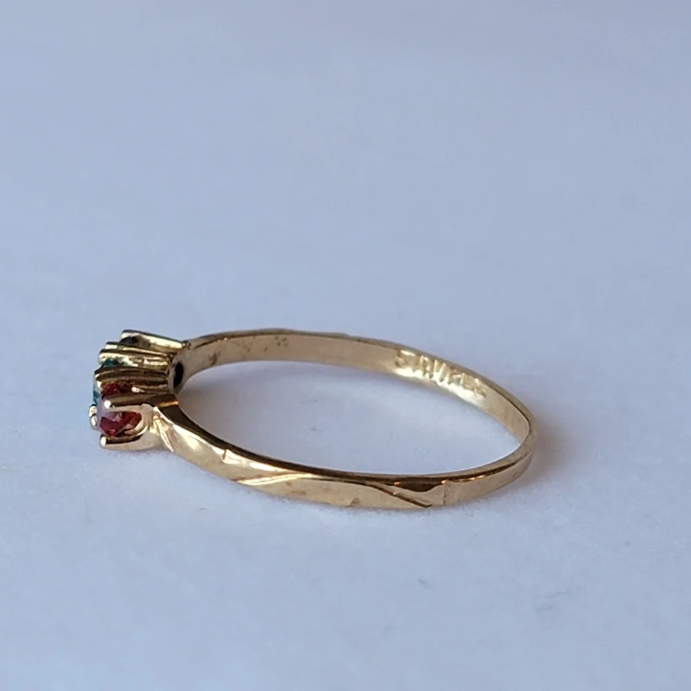 Triple Gemstone Gold Plated Vintage Ring Size 6 Textured Band Dainty